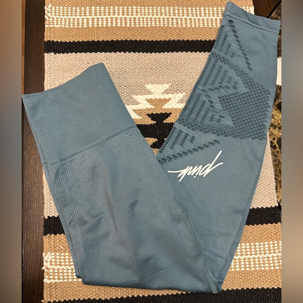 PINK- Cool & Comfy XS yoga pants in blue.